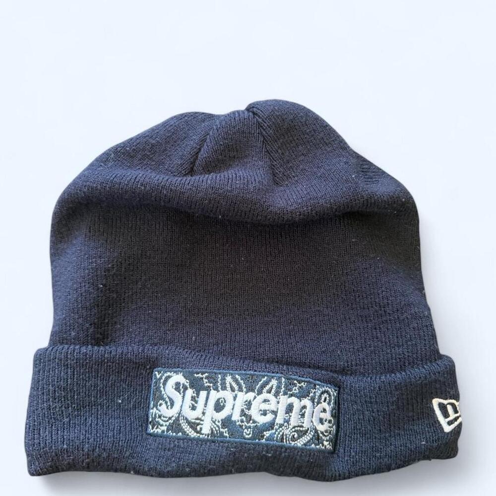 Supreme Bandana Box Logo New Era Beanie – Navy